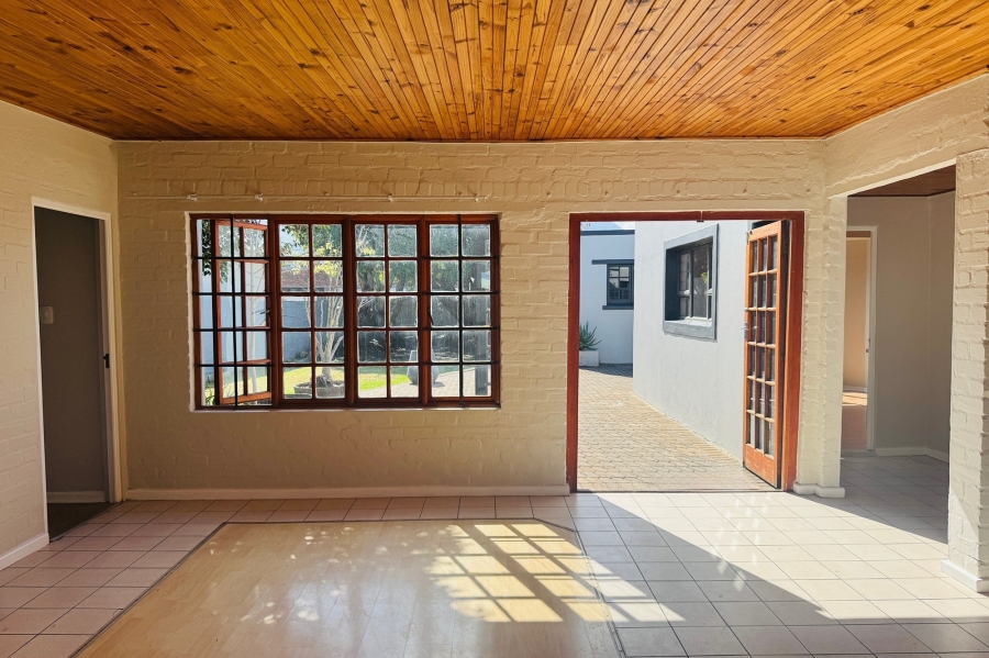3 Bedroom Property for Sale in Sandbaai Western Cape